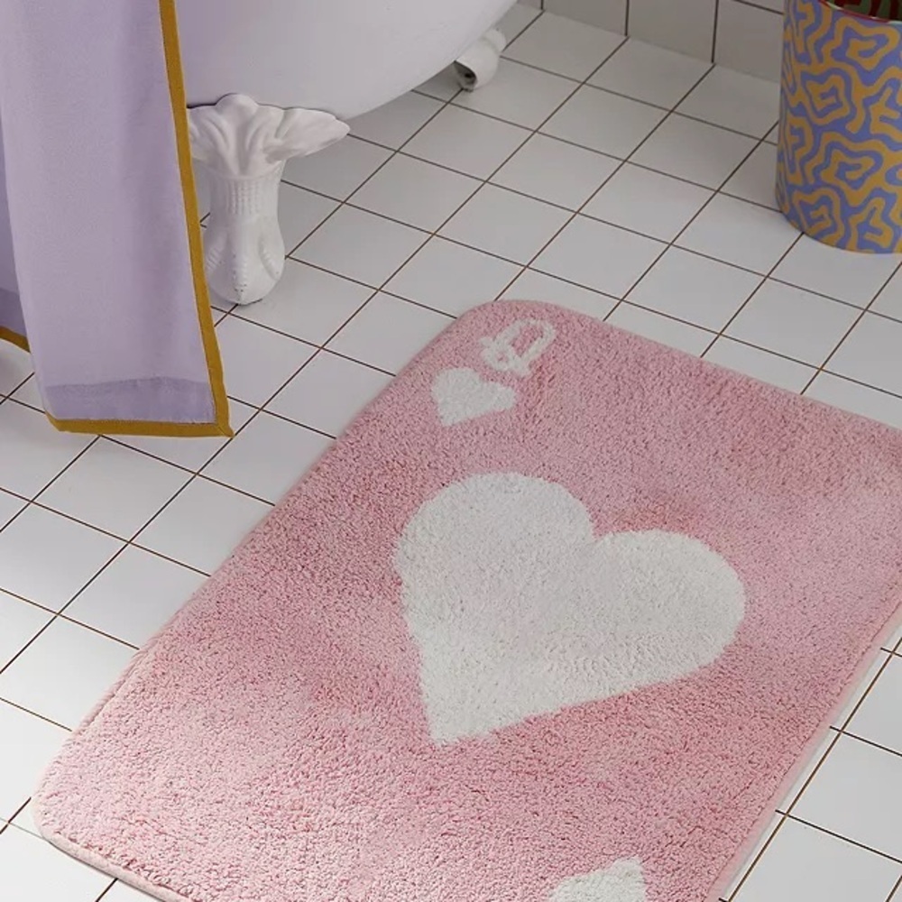 Urban Outfitters Queen Of Hearts Pink Heart Bath Mat New with Tags